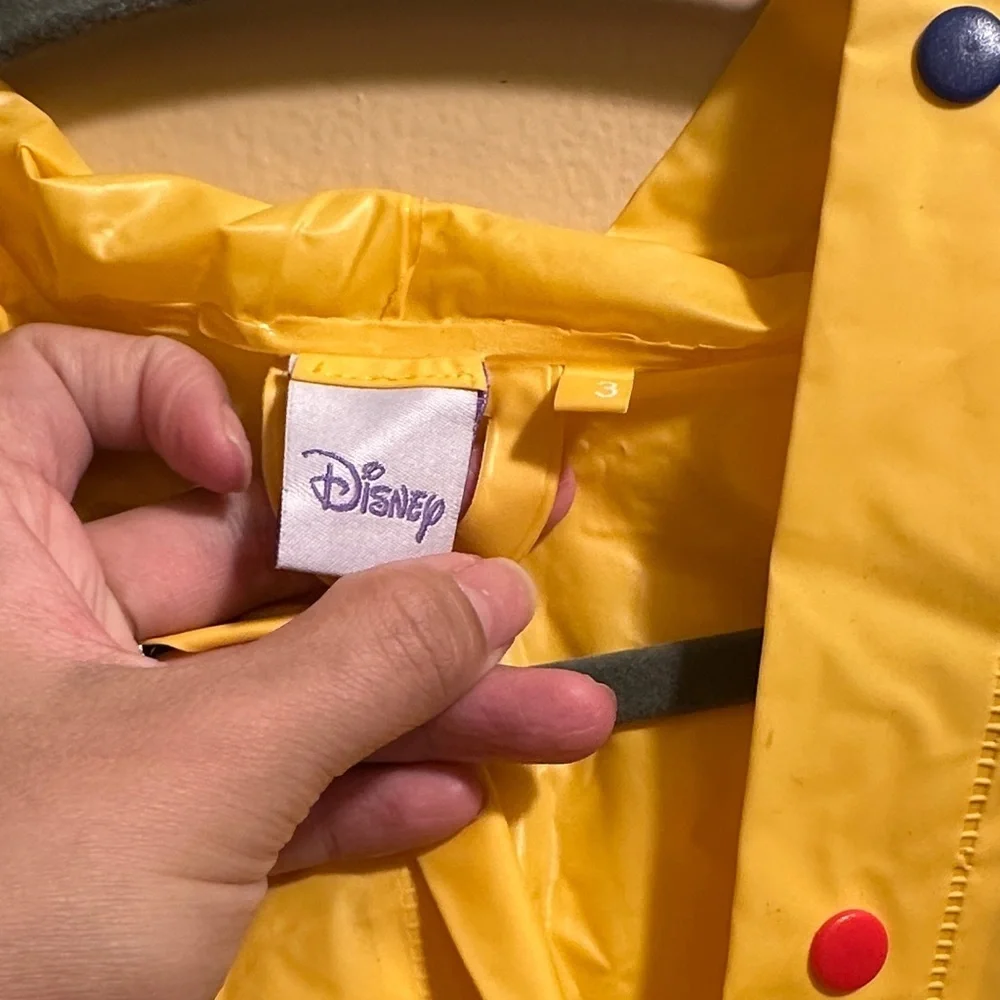 Disney Winnie the Pooh Kids Yellow Rain Poncho 2005